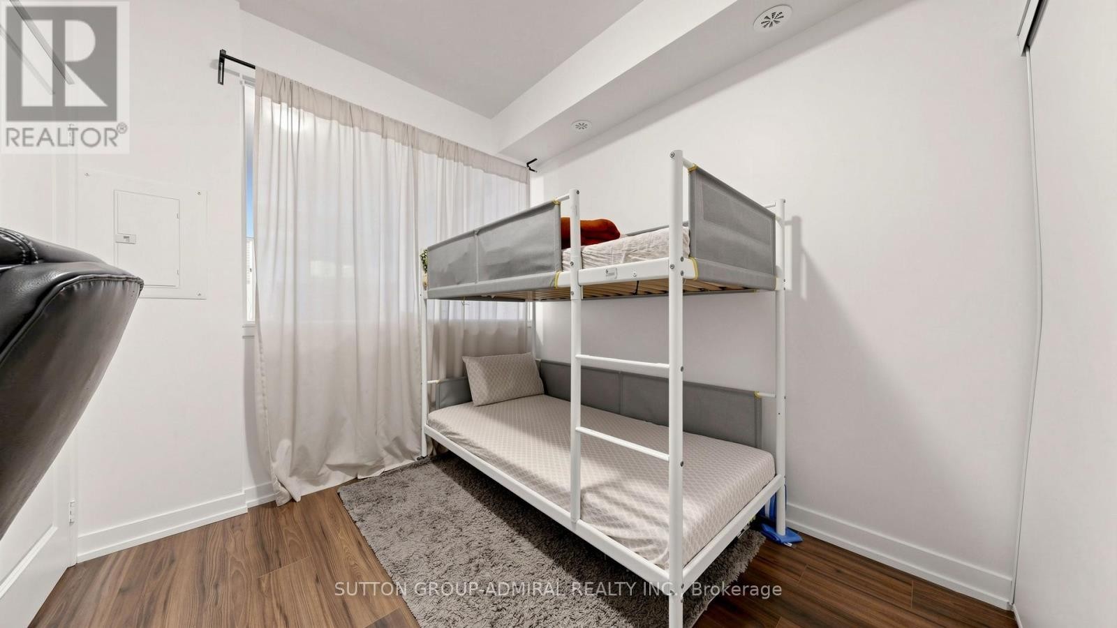 












14 - 869 WILSON AVENUE

,
Toronto (Downsview-Roding-CFB),




Ontario
M3K0A4

