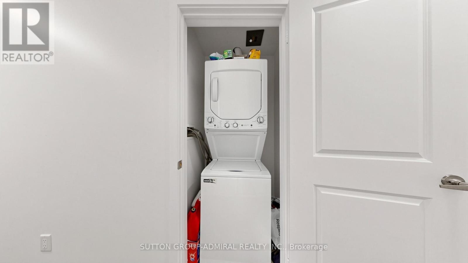 












14 - 869 WILSON AVENUE

,
Toronto (Downsview-Roding-CFB),




Ontario
M3K0A4

