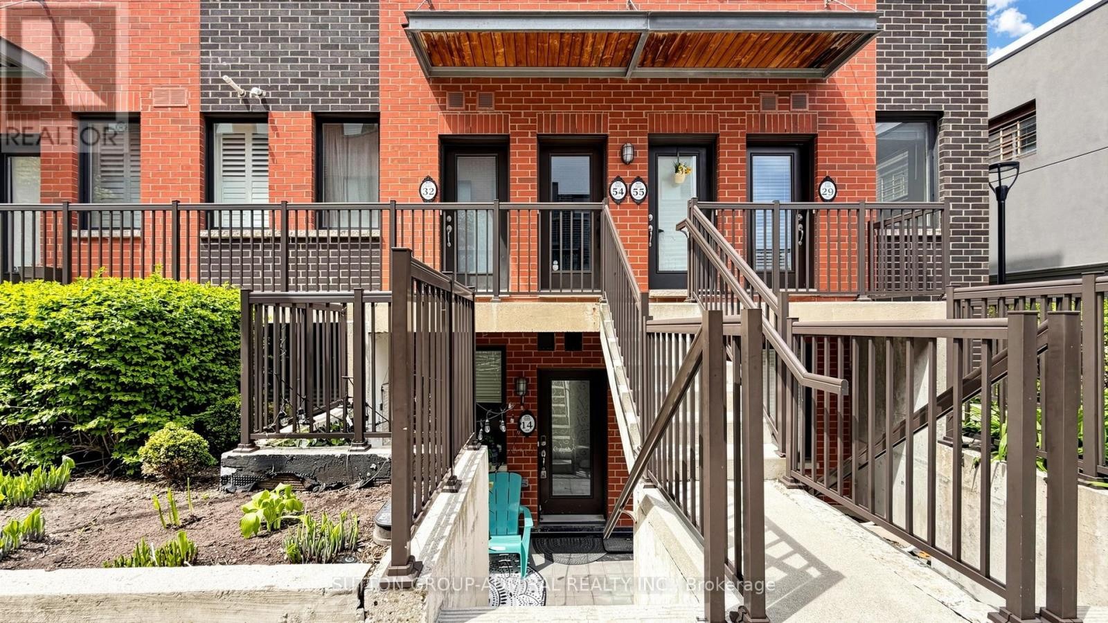 












14 - 869 WILSON AVENUE

,
Toronto (Downsview-Roding-CFB),




Ontario
M3K0A4

