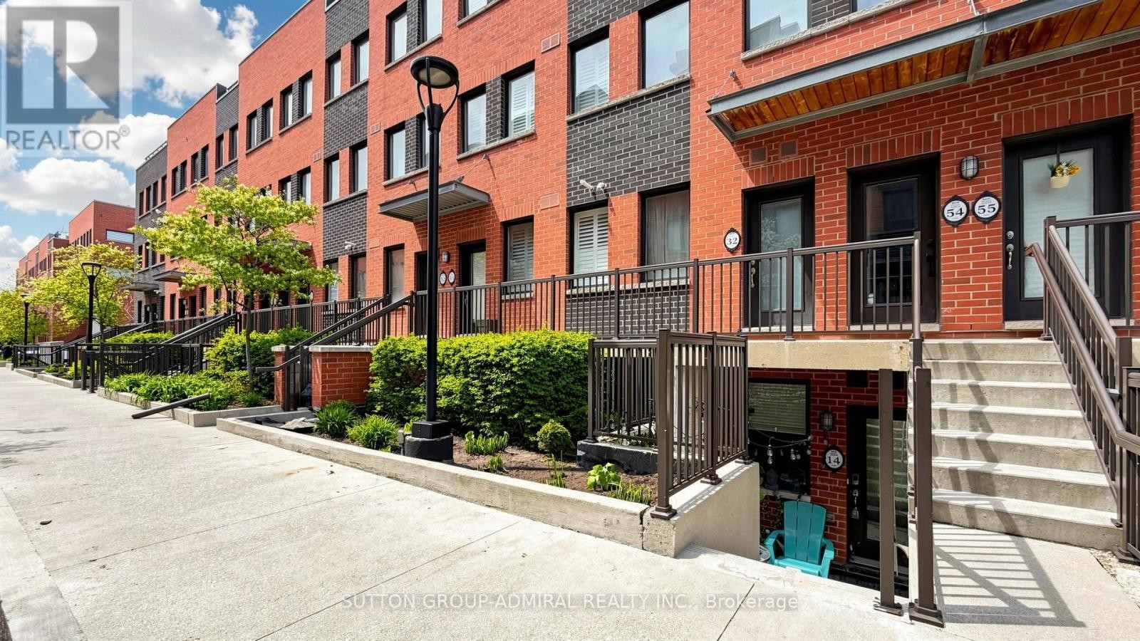 












14 - 869 WILSON AVENUE

,
Toronto (Downsview-Roding-CFB),




Ontario
M3K0A4


