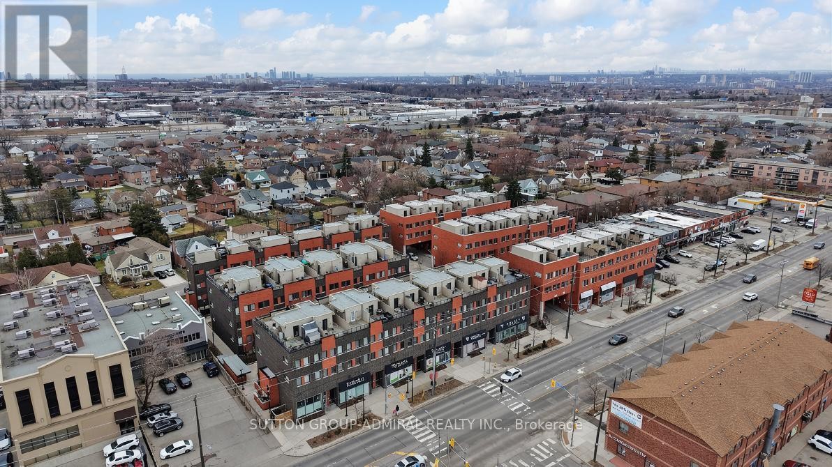 












14 - 869 WILSON AVENUE

,
Toronto (Downsview-Roding-CFB),




Ontario
M3K0A4

