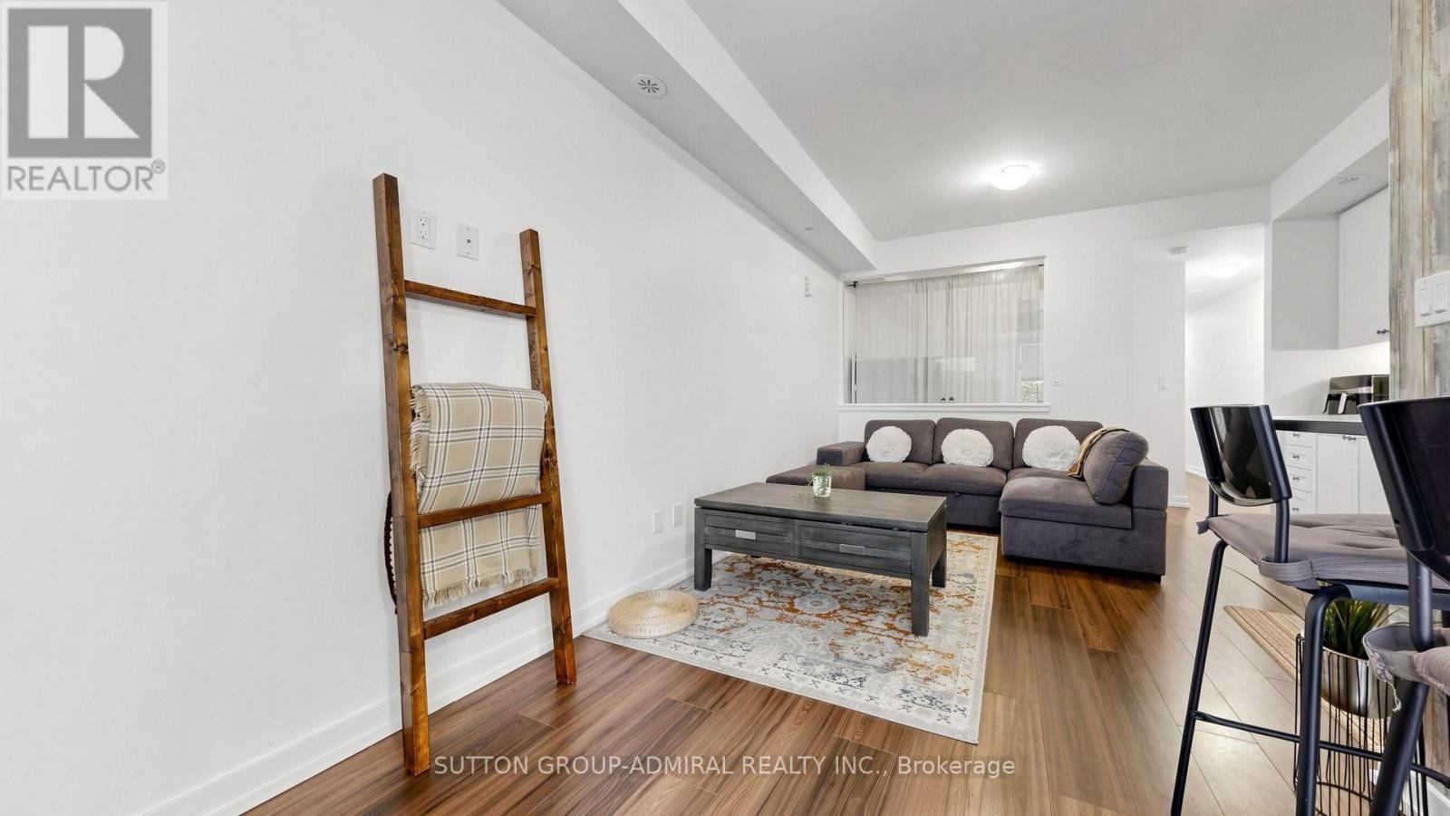 












14 - 869 WILSON AVENUE

,
Toronto (Downsview-Roding-CFB),




Ontario
M3K0A4

