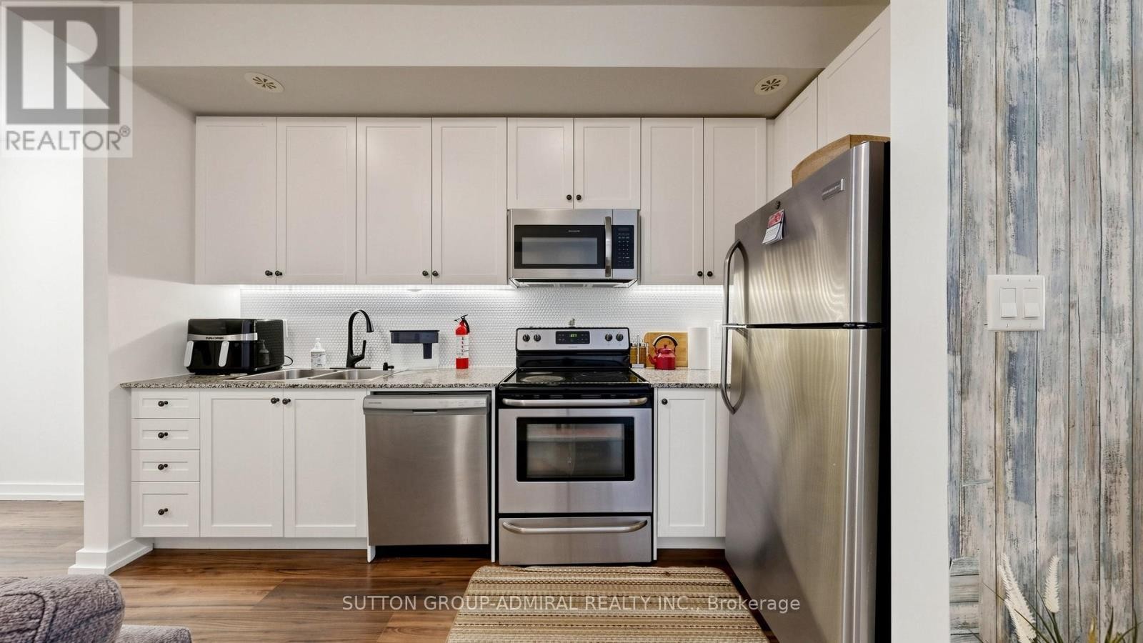 












14 - 869 WILSON AVENUE

,
Toronto (Downsview-Roding-CFB),




Ontario
M3K0A4

