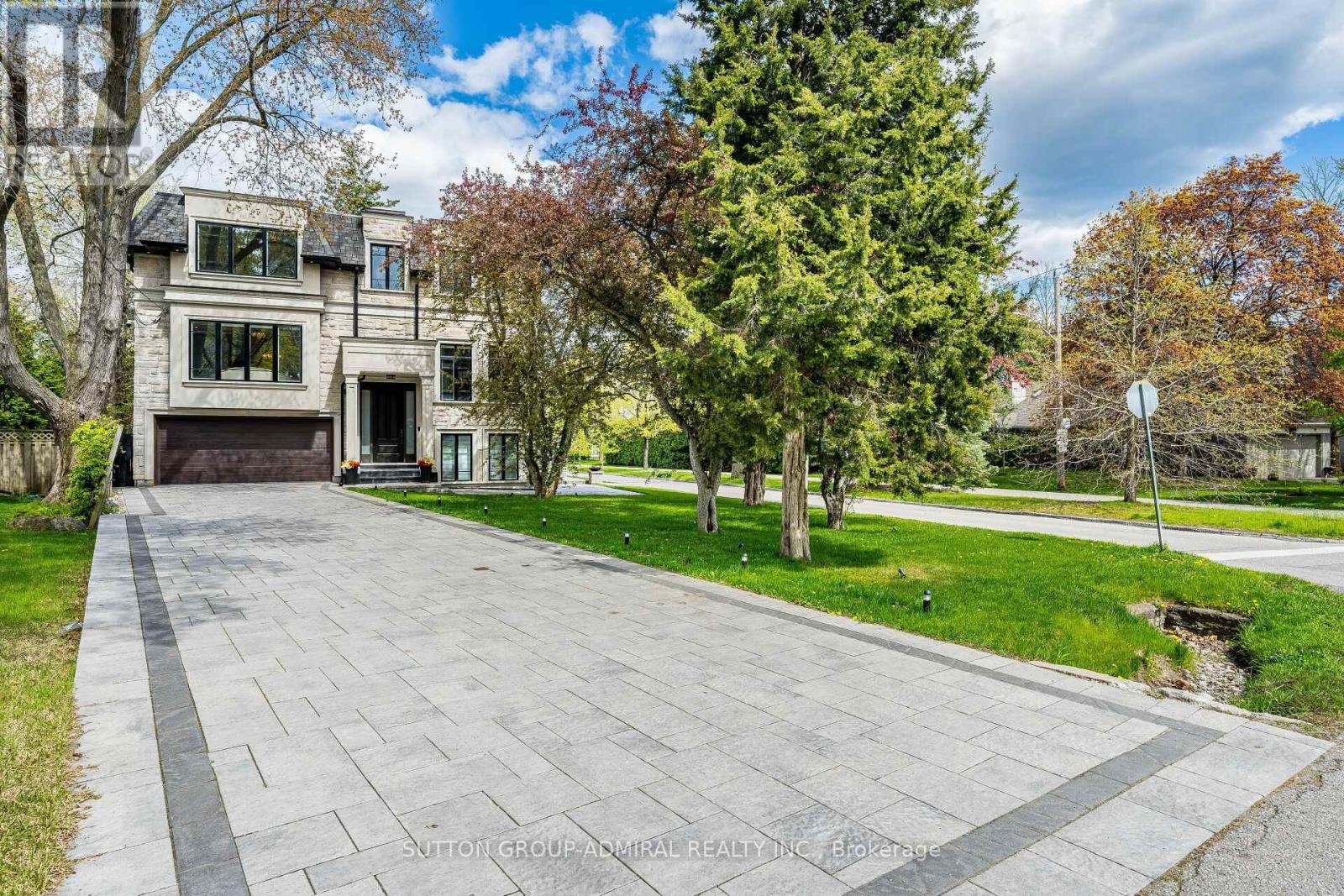 












30 WESTRIDGE ROAD

,
Toronto (Edenbridge-Humber Valley),




Ontario
M9A4E8

