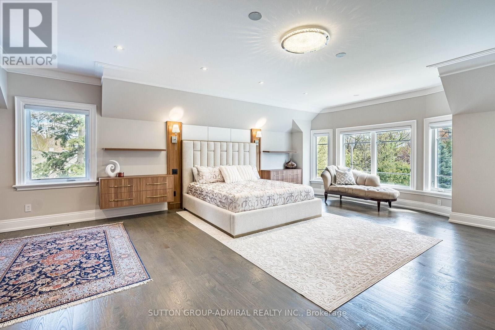 












30 WESTRIDGE ROAD

,
Toronto (Edenbridge-Humber Valley),




Ontario
M9A4E8

