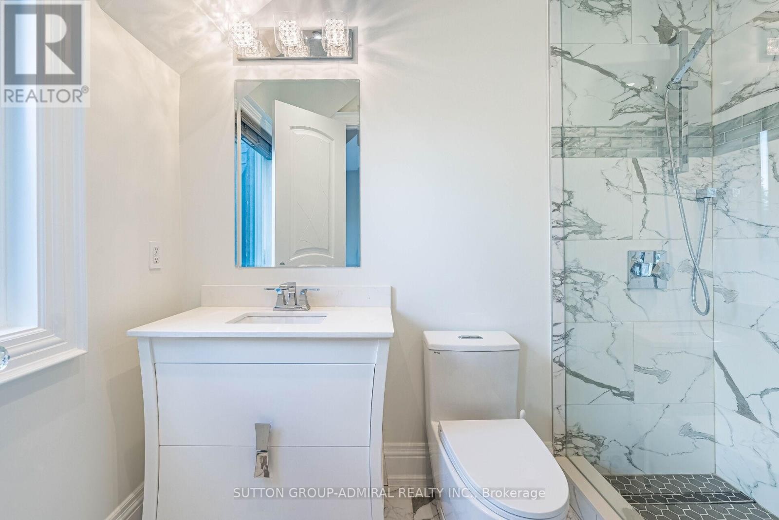 












30 WESTRIDGE ROAD

,
Toronto (Edenbridge-Humber Valley),




Ontario
M9A4E8

