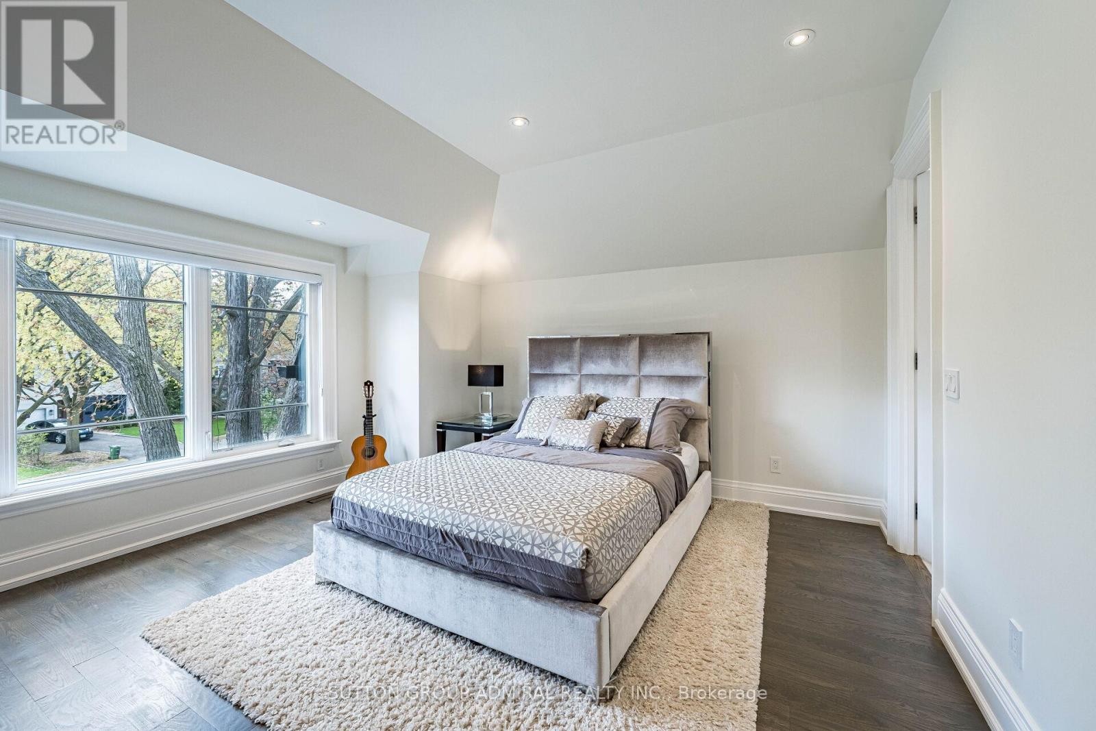 












30 WESTRIDGE ROAD

,
Toronto (Edenbridge-Humber Valley),




Ontario
M9A4E8

