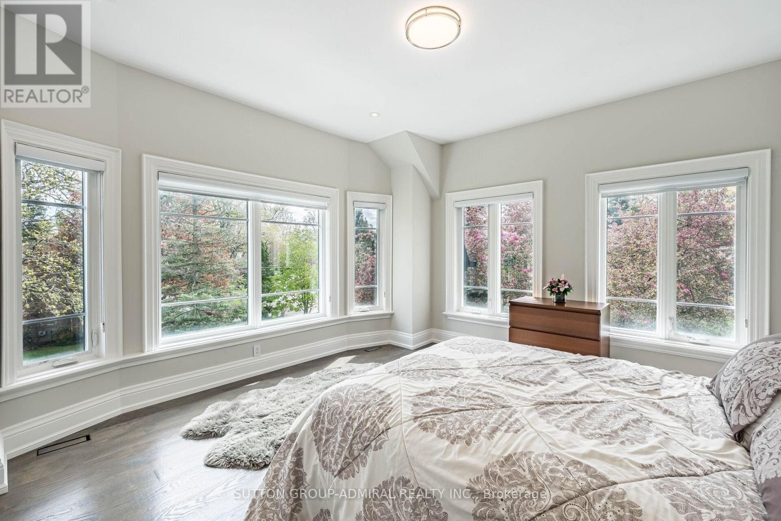 












30 WESTRIDGE ROAD

,
Toronto (Edenbridge-Humber Valley),




Ontario
M9A4E8

