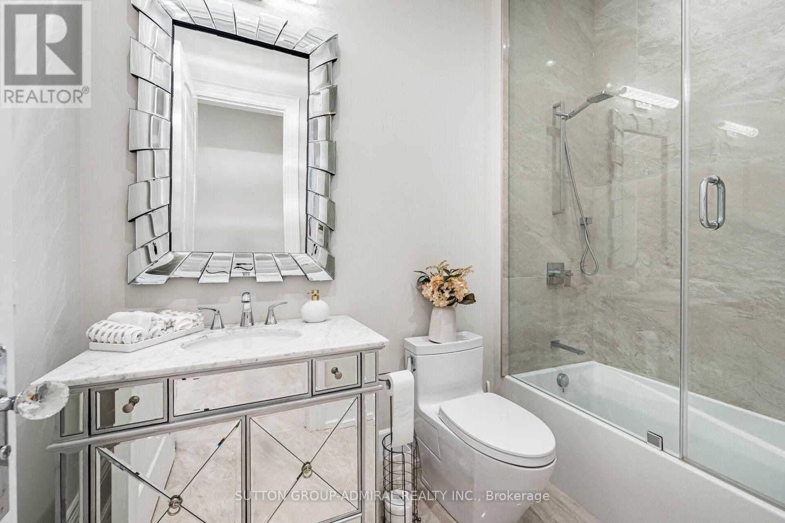 












30 WESTRIDGE ROAD

,
Toronto (Edenbridge-Humber Valley),




Ontario
M9A4E8

