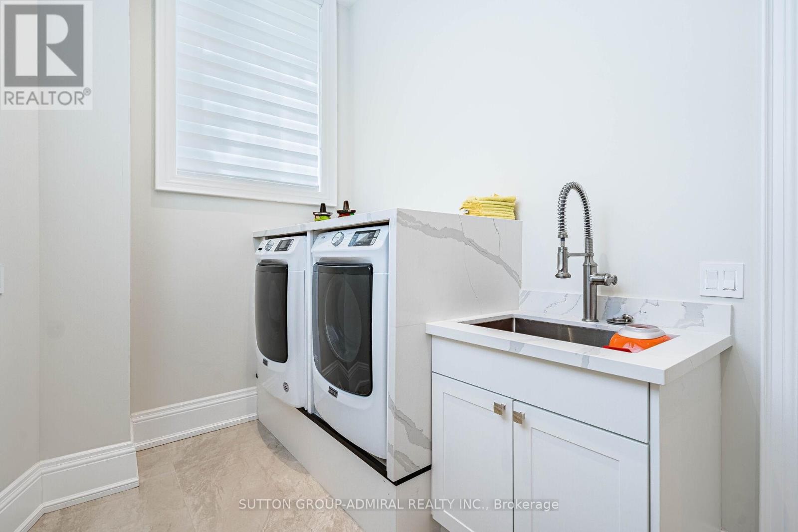 












30 WESTRIDGE ROAD

,
Toronto (Edenbridge-Humber Valley),




Ontario
M9A4E8

