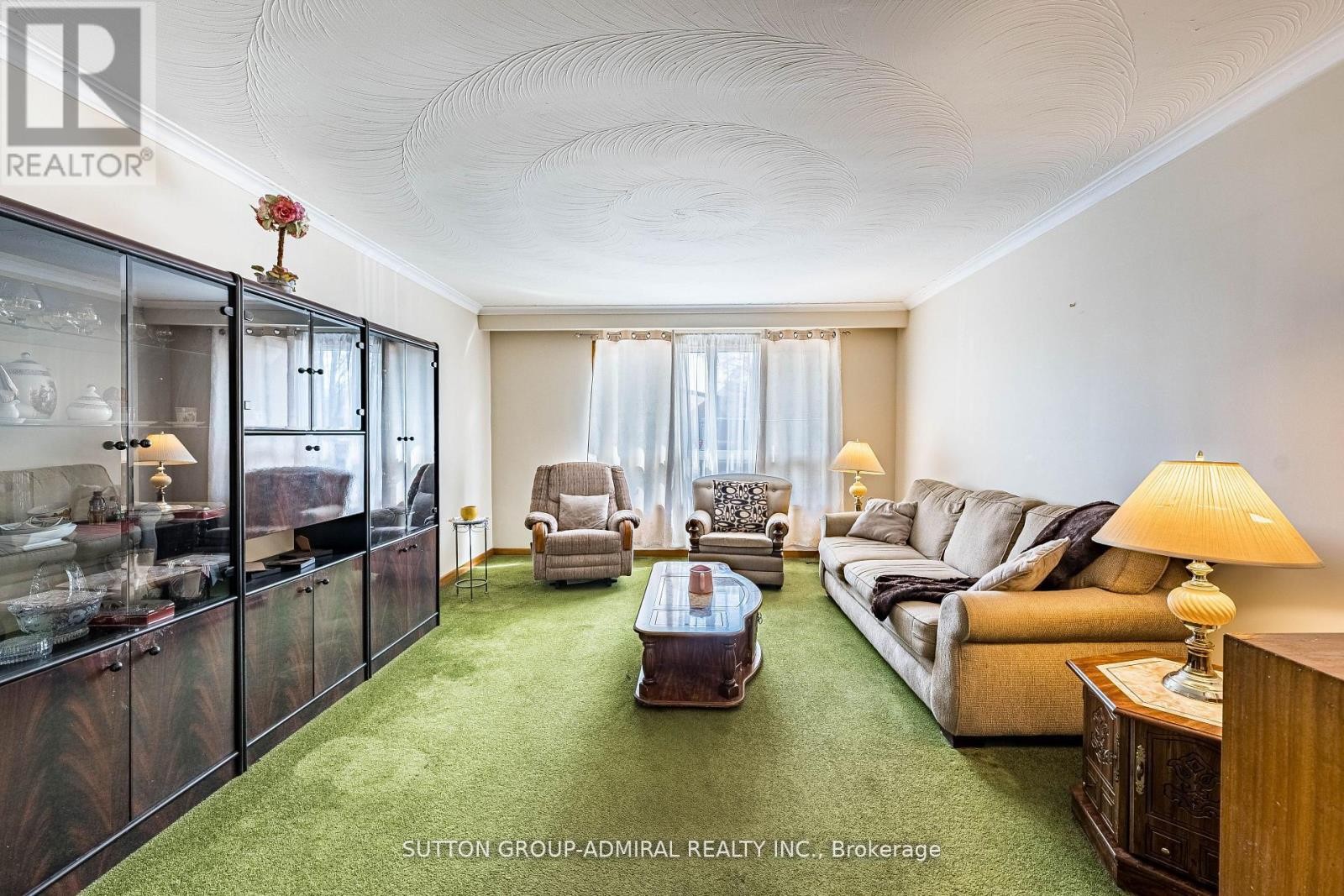 












92 REDGRAVE DRIVE

,
Toronto (Willowridge-Martingrove-Richview),




Ontario
M9R3V3

