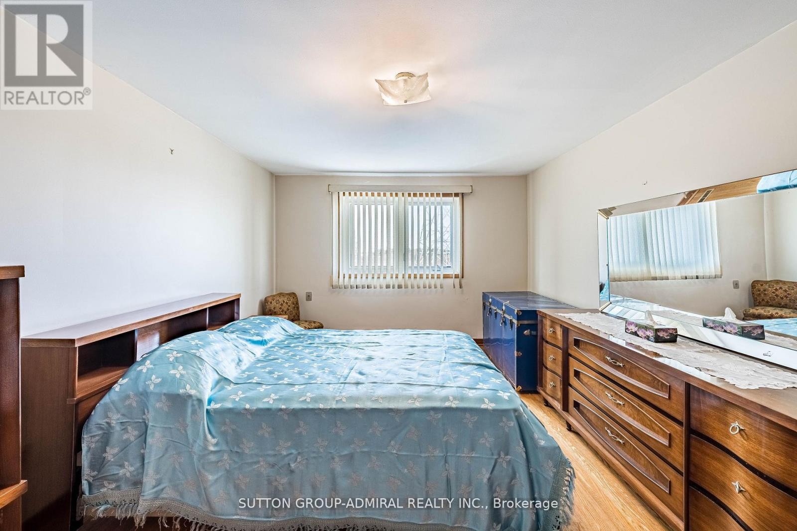 












92 REDGRAVE DRIVE

,
Toronto (Willowridge-Martingrove-Richview),




Ontario
M9R3V3

