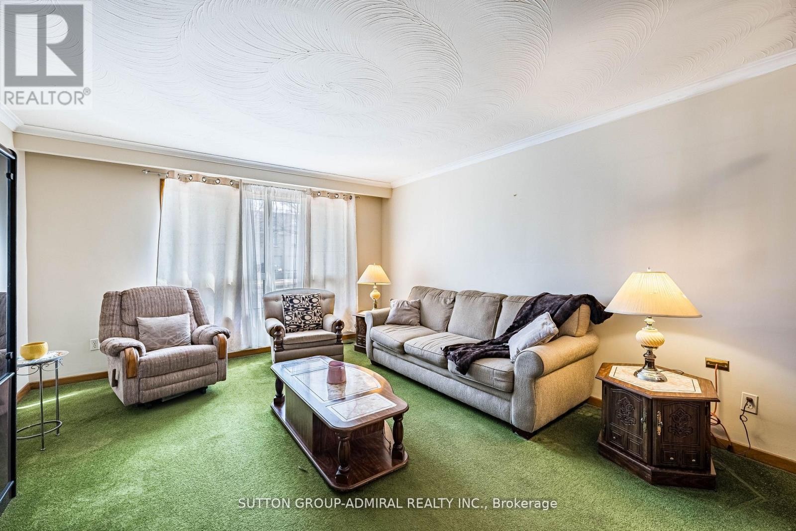 












92 REDGRAVE DRIVE

,
Toronto (Willowridge-Martingrove-Richview),




Ontario
M9R3V3

