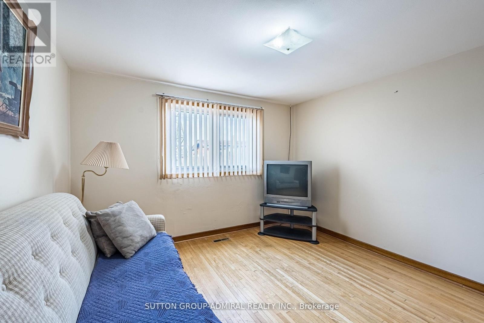 












92 REDGRAVE DRIVE

,
Toronto (Willowridge-Martingrove-Richview),




Ontario
M9R3V3


