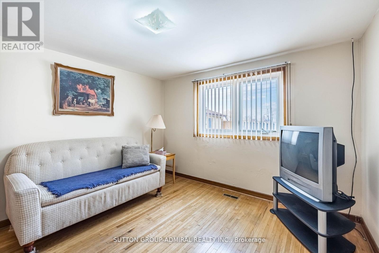 












92 REDGRAVE DRIVE

,
Toronto (Willowridge-Martingrove-Richview),




Ontario
M9R3V3

