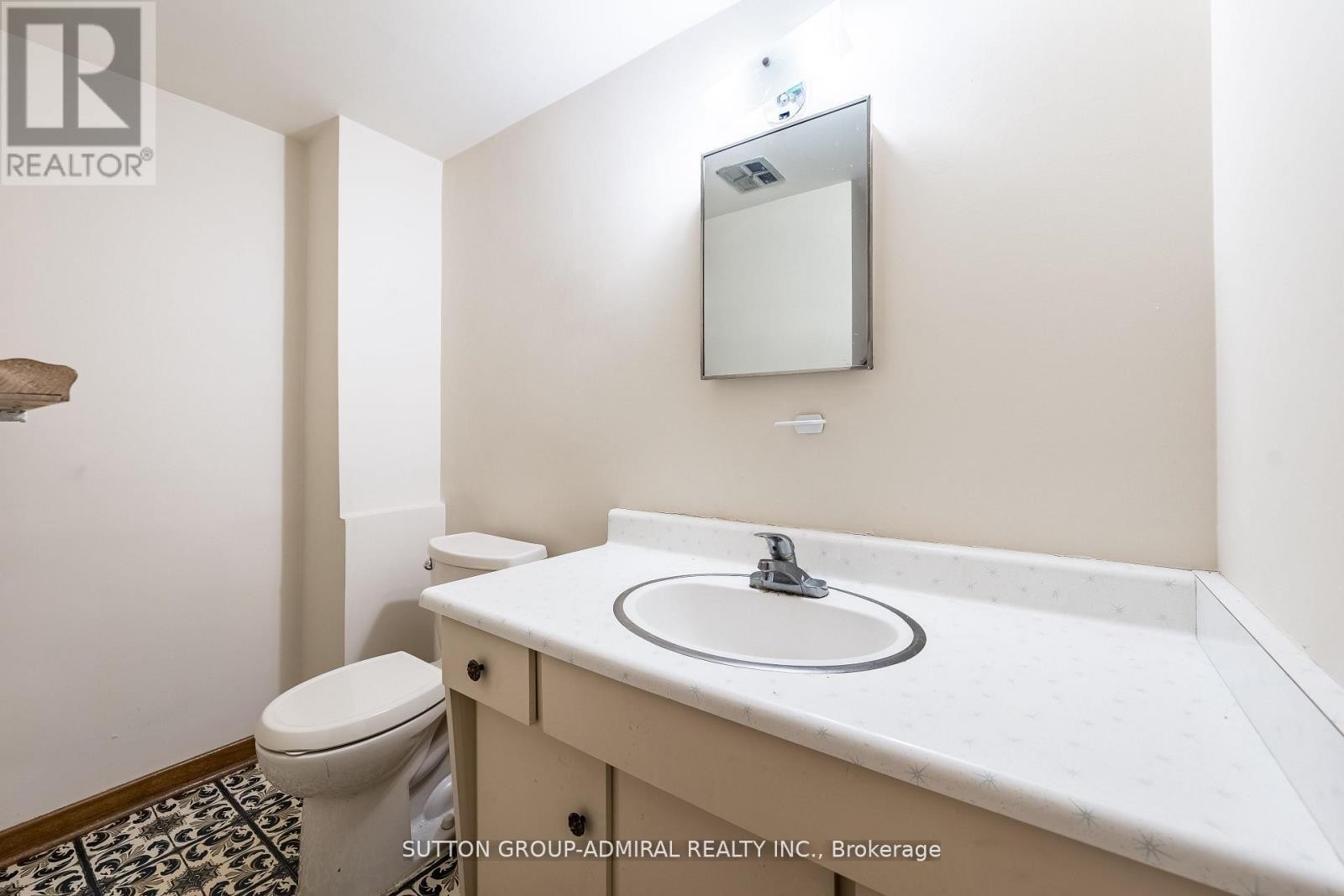 












92 REDGRAVE DRIVE

,
Toronto (Willowridge-Martingrove-Richview),




Ontario
M9R3V3

