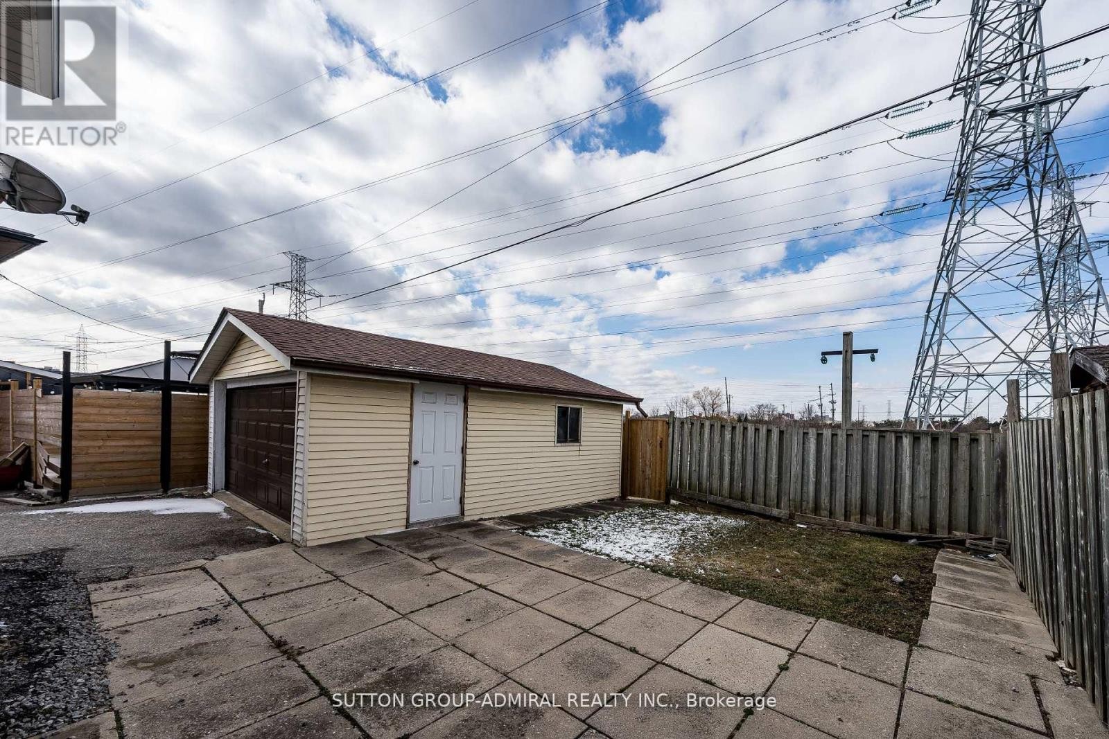 












92 REDGRAVE DRIVE

,
Toronto (Willowridge-Martingrove-Richview),




Ontario
M9R3V3

