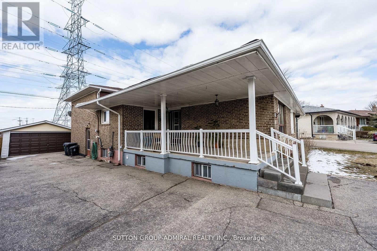












92 REDGRAVE DRIVE

,
Toronto (Willowridge-Martingrove-Richview),




Ontario
M9R3V3

