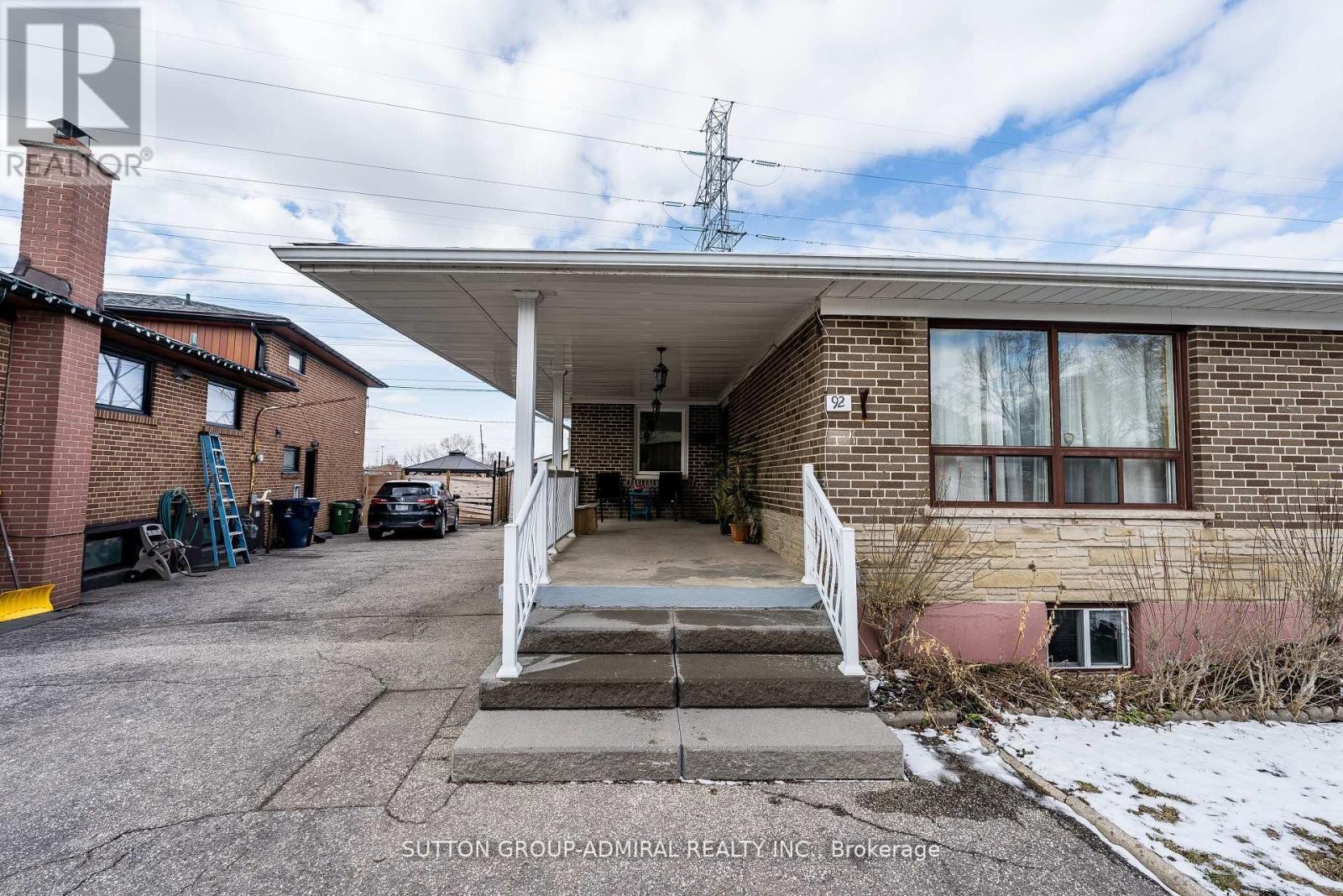












92 REDGRAVE DRIVE

,
Toronto (Willowridge-Martingrove-Richview),




Ontario
M9R3V3

