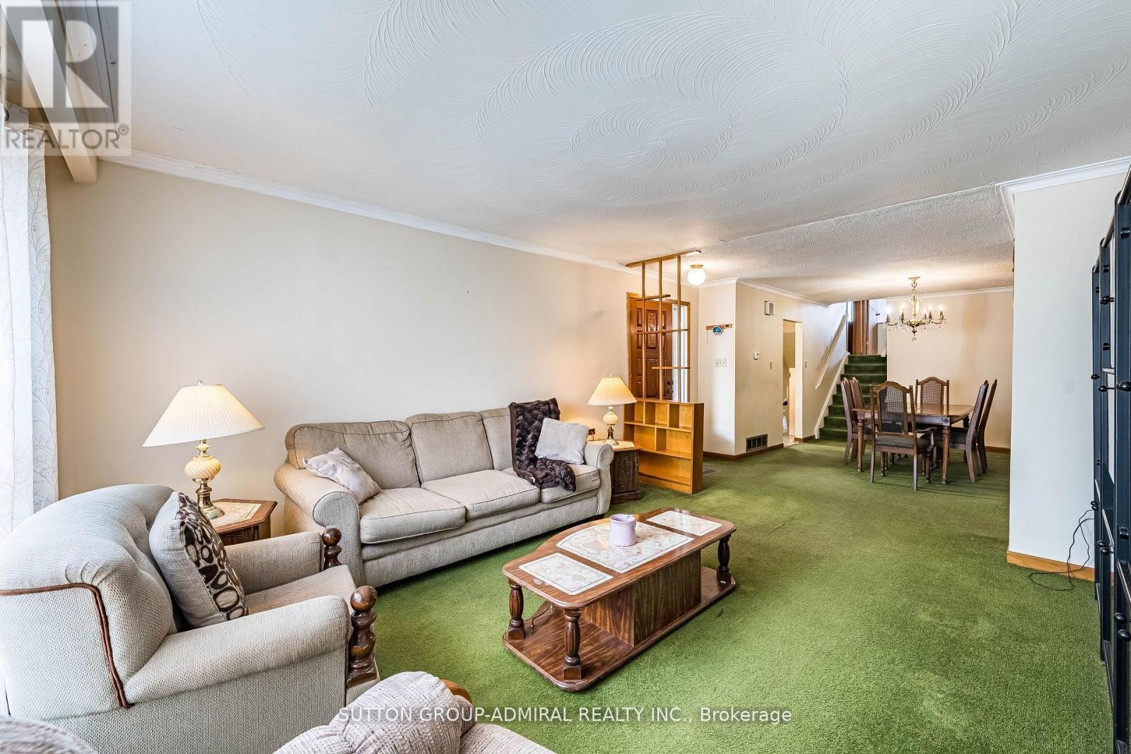 












92 REDGRAVE DRIVE

,
Toronto (Willowridge-Martingrove-Richview),




Ontario
M9R3V3

