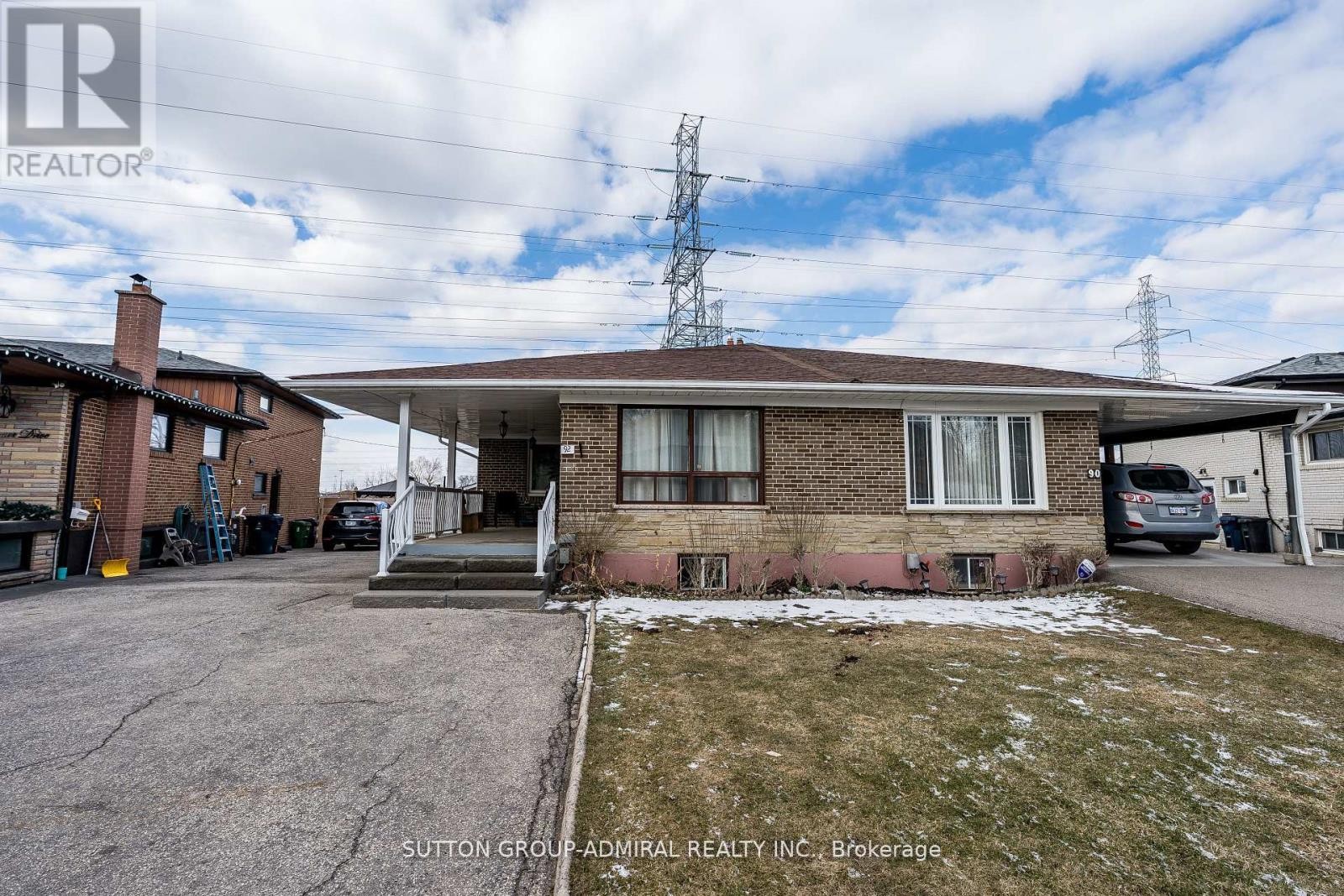 












92 REDGRAVE DRIVE

,
Toronto (Willowridge-Martingrove-Richview),




Ontario
M9R3V3

