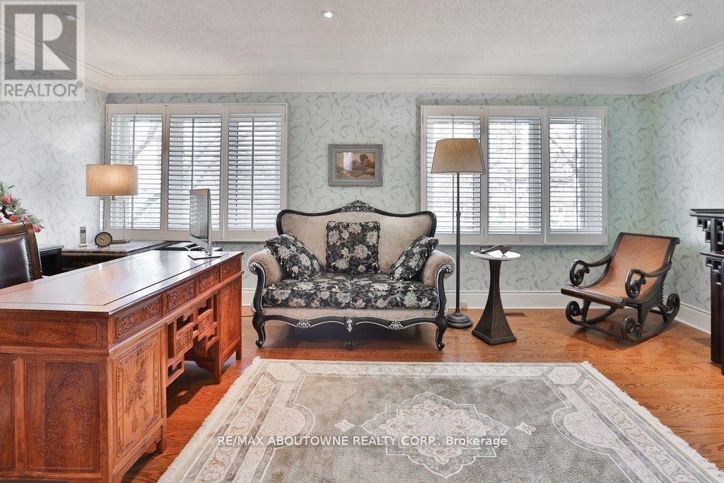 












45 TRADEWIND DRIVE

,
Oakville (BR Bronte),




Ontario
L6L6K9

