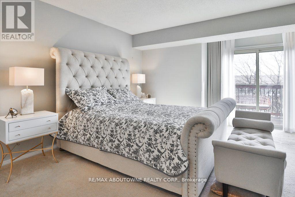 












45 TRADEWIND DRIVE

,
Oakville (BR Bronte),




Ontario
L6L6K9

