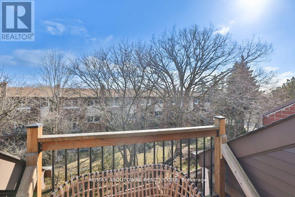 












45 TRADEWIND DRIVE

,
Oakville (BR Bronte),




Ontario
L6L6K9

