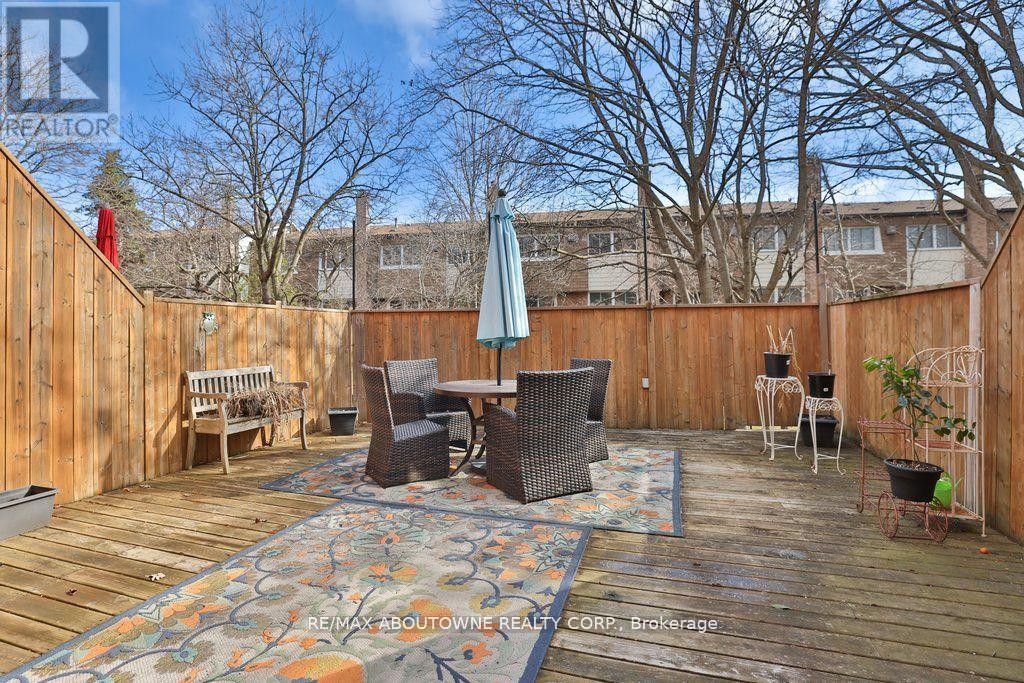 












45 TRADEWIND DRIVE

,
Oakville (BR Bronte),




Ontario
L6L6K9

