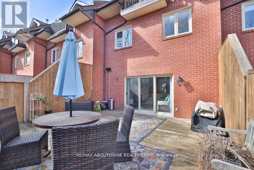 












45 TRADEWIND DRIVE

,
Oakville (BR Bronte),




Ontario
L6L6K9

