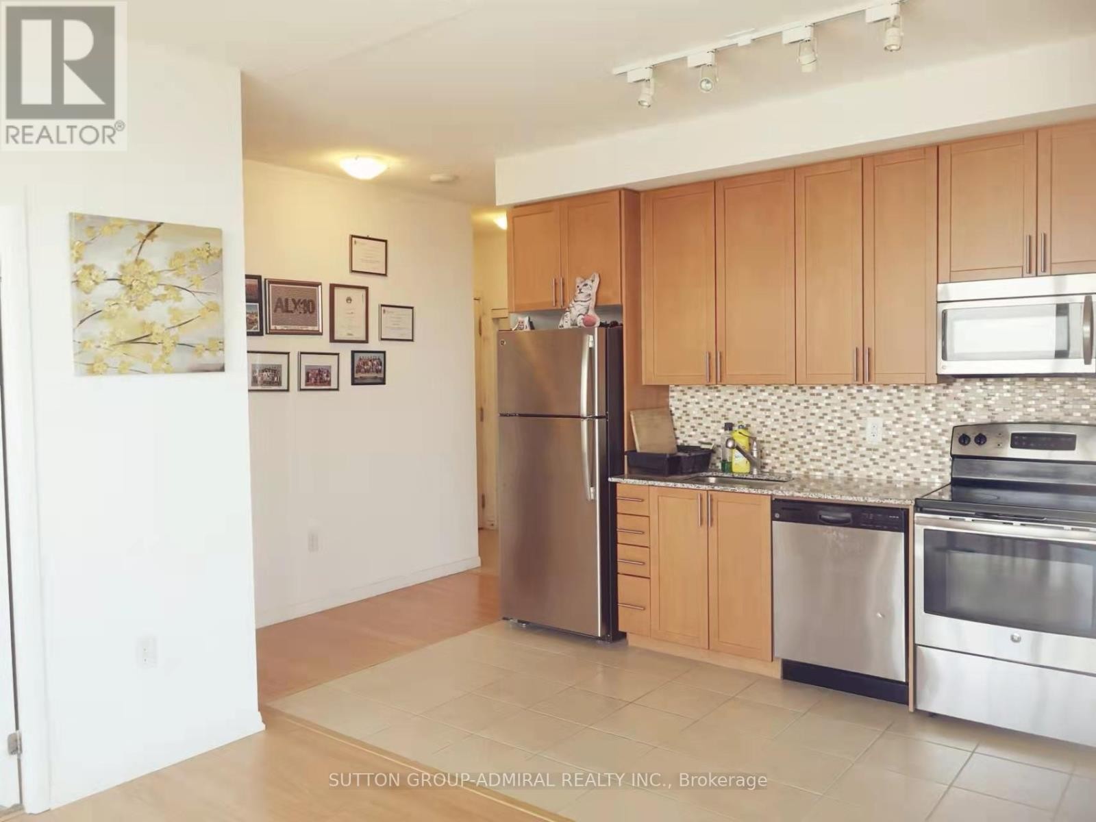 












2911 - 830 LAWRENCE AVENUE W

,
Toronto (Yorkdale-Glen Park),




Ontario
M6A0B6

