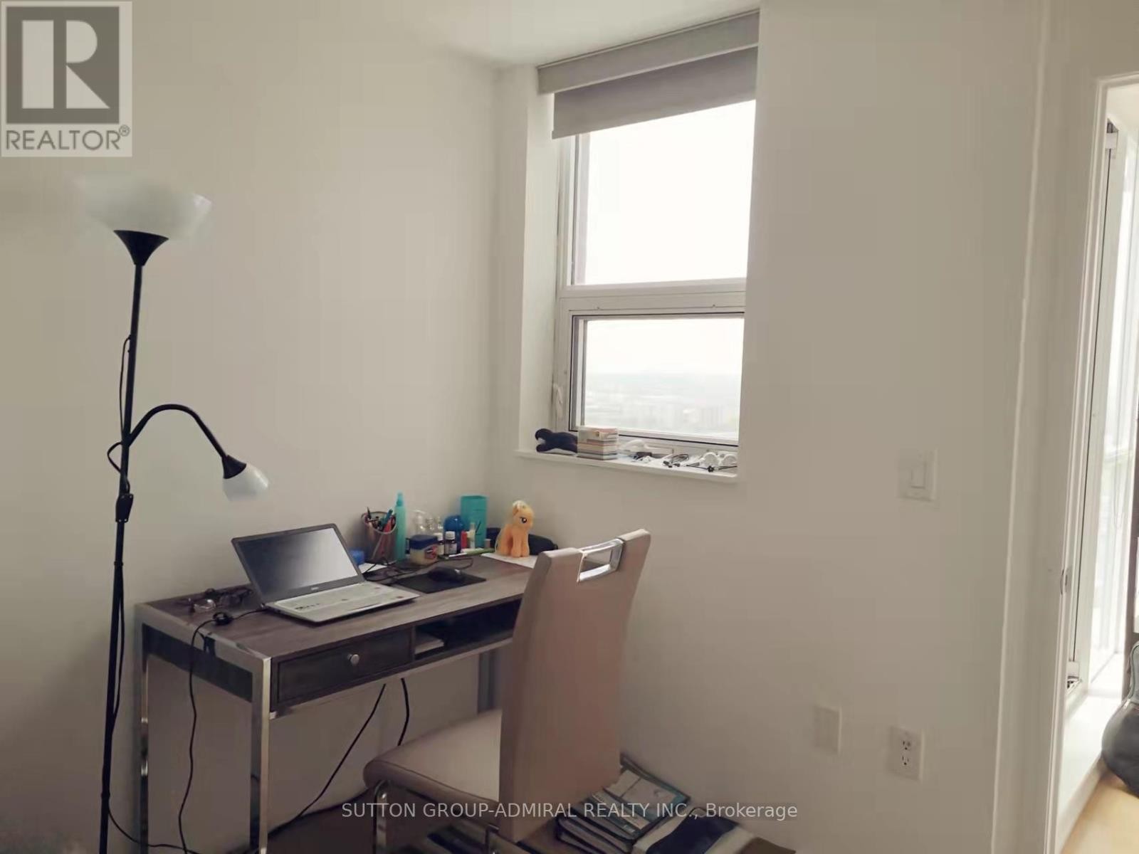 












2911 - 830 LAWRENCE AVENUE W

,
Toronto (Yorkdale-Glen Park),




Ontario
M6A0B6

