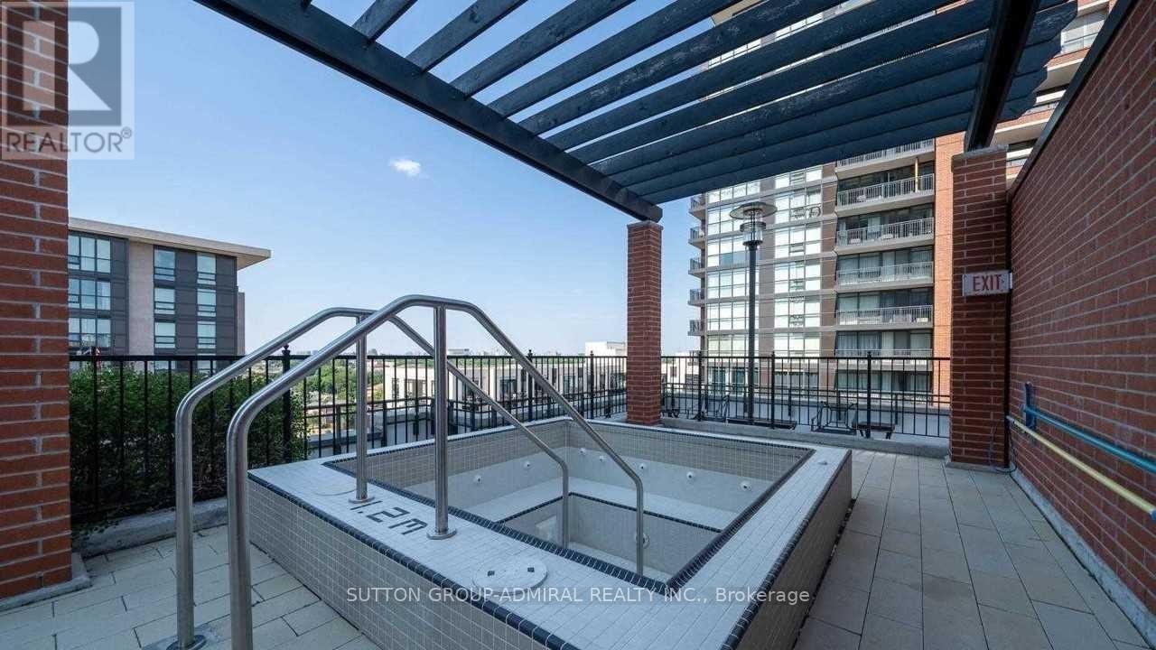 












2911 - 830 LAWRENCE AVENUE W

,
Toronto (Yorkdale-Glen Park),




Ontario
M6A0B6

