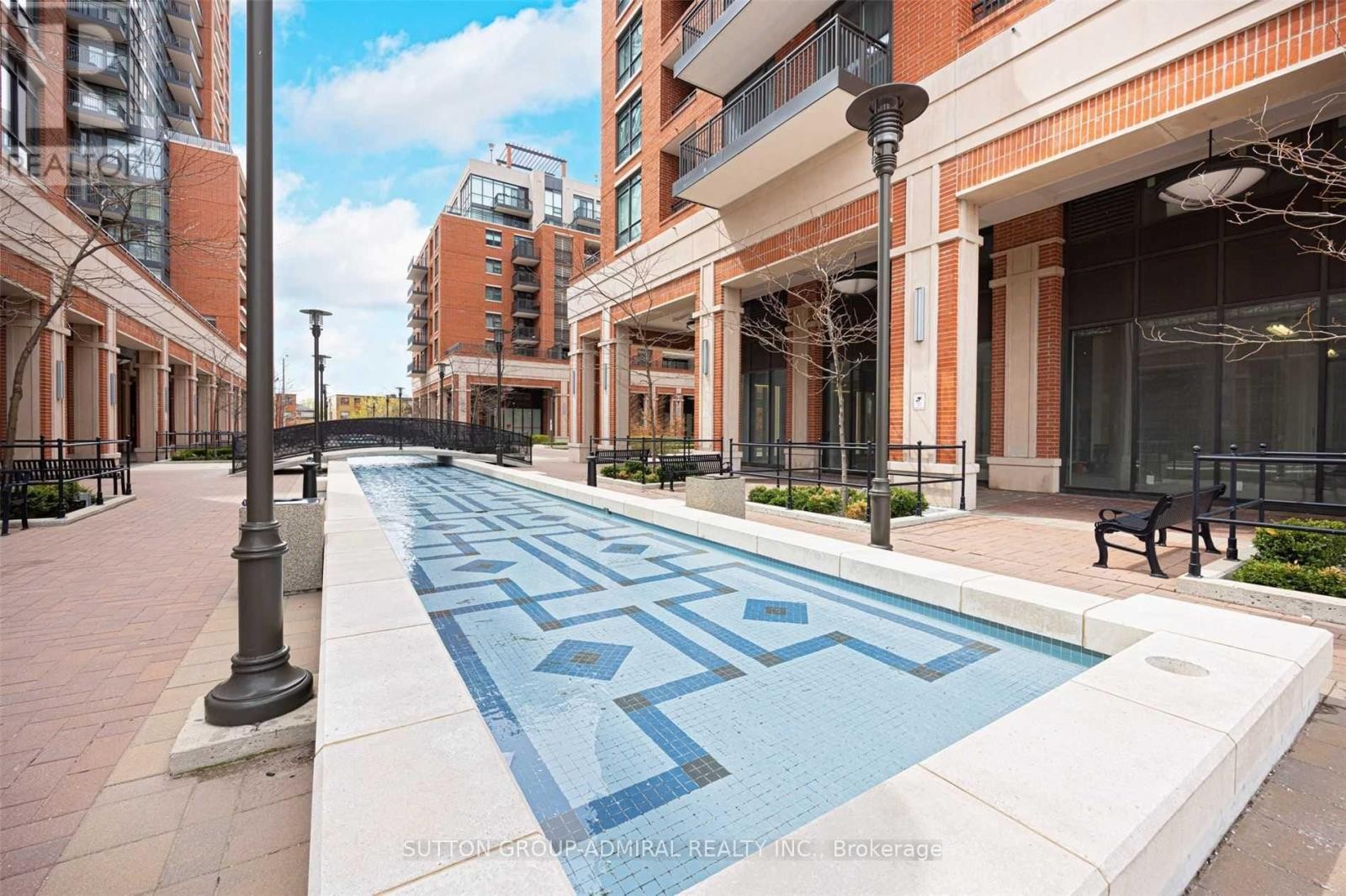 












2911 - 830 LAWRENCE AVENUE W

,
Toronto (Yorkdale-Glen Park),




Ontario
M6A0B6

