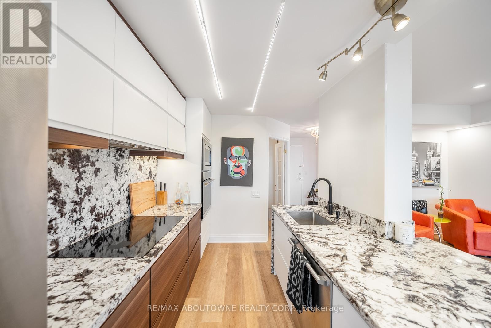 












703 - 50 OLD MILL ROAD

,
Oakville (OO Old Oakville),




Ontario
L6J7W1

