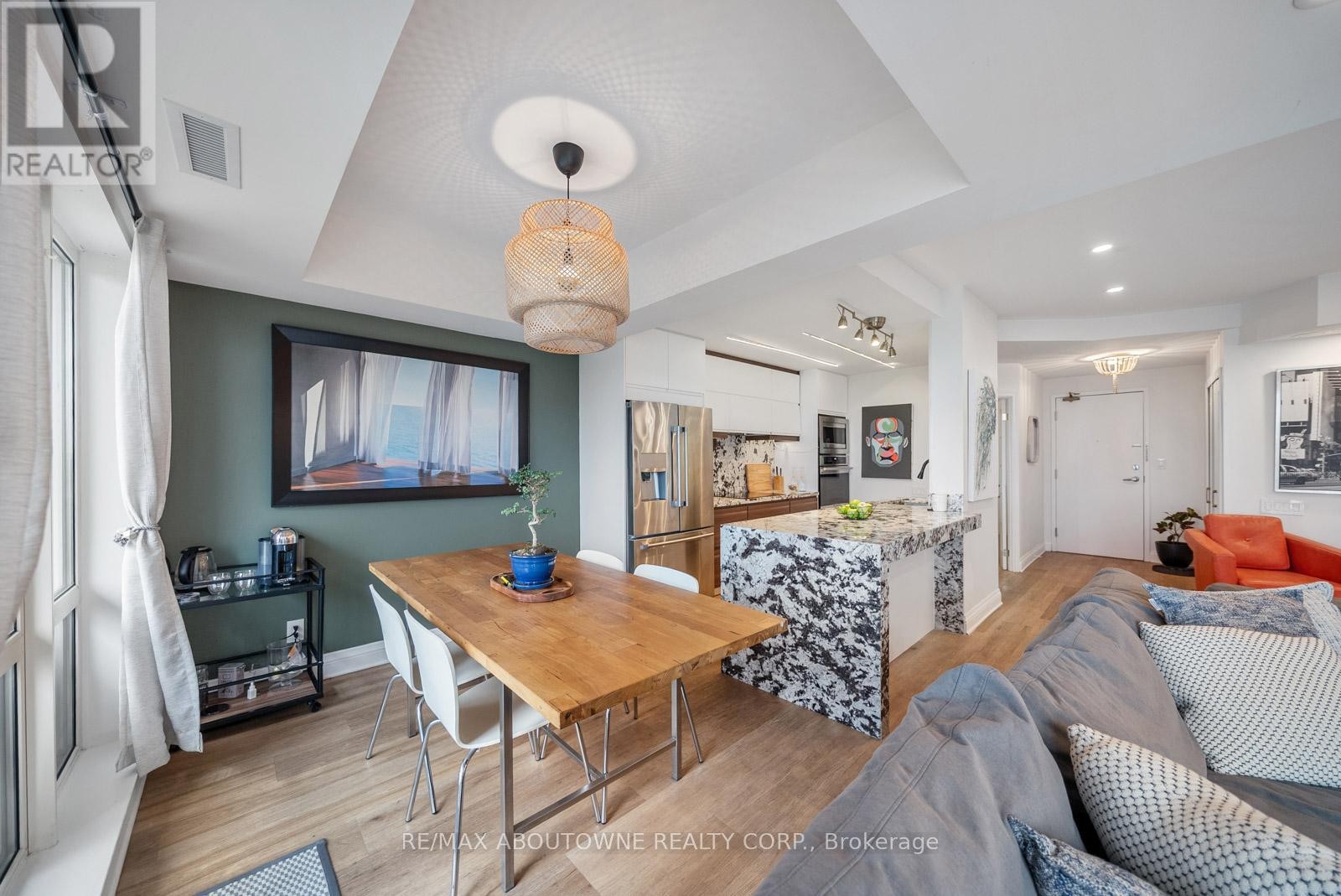 












703 - 50 OLD MILL ROAD

,
Oakville (OO Old Oakville),




Ontario
L6J7W1

