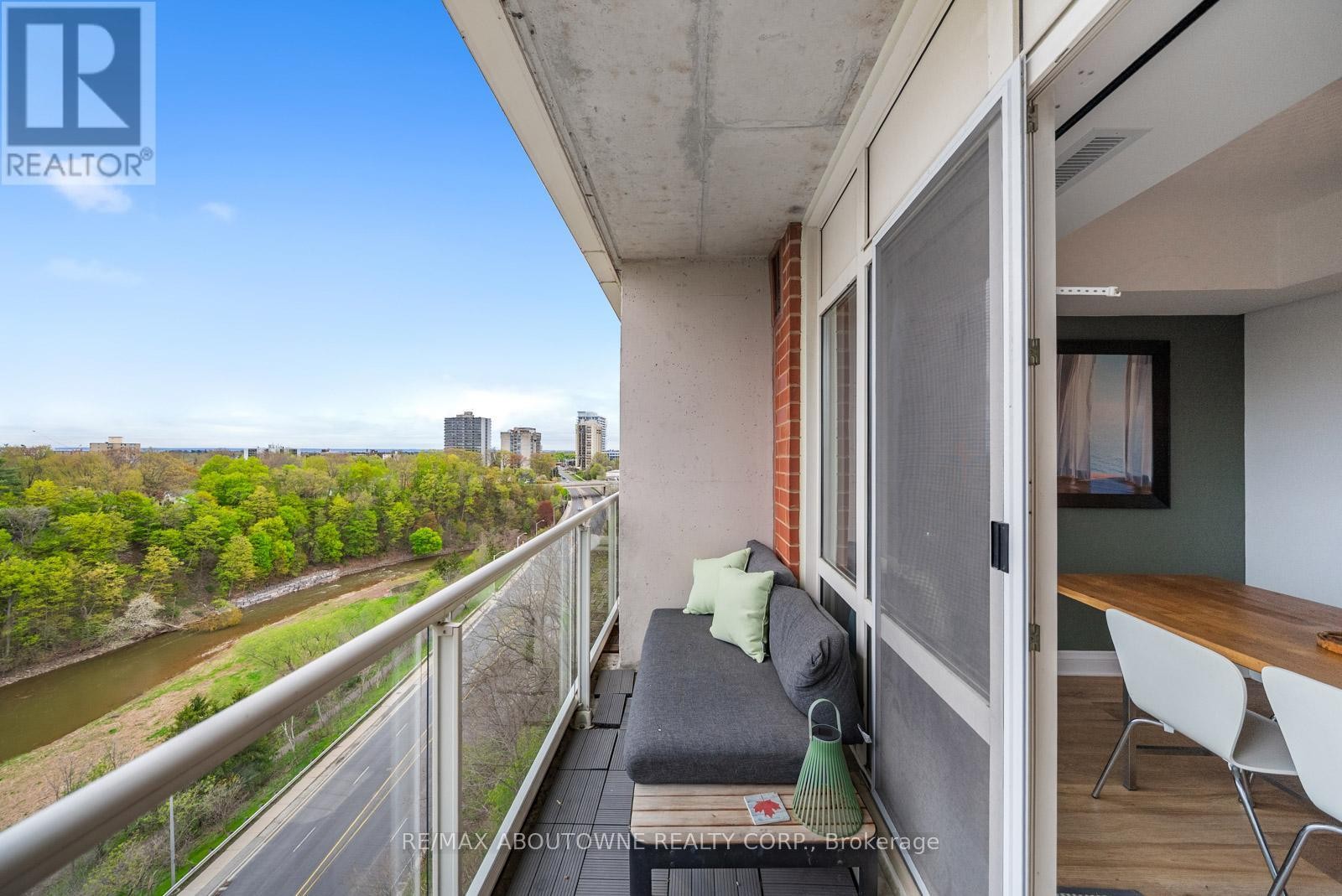 












703 - 50 OLD MILL ROAD

,
Oakville (OO Old Oakville),




Ontario
L6J7W1

