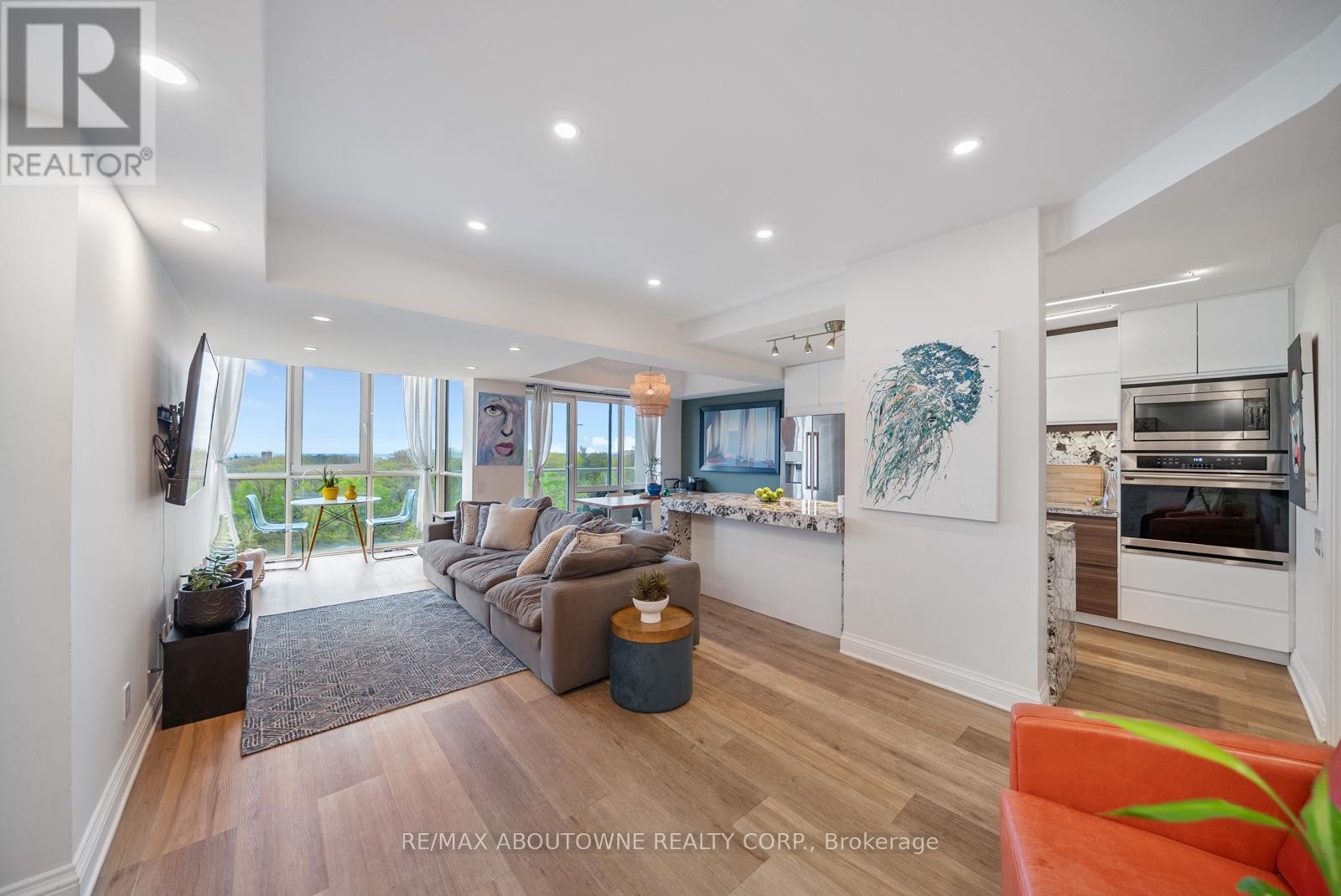 












703 - 50 OLD MILL ROAD

,
Oakville (OO Old Oakville),




Ontario
L6J7W1

