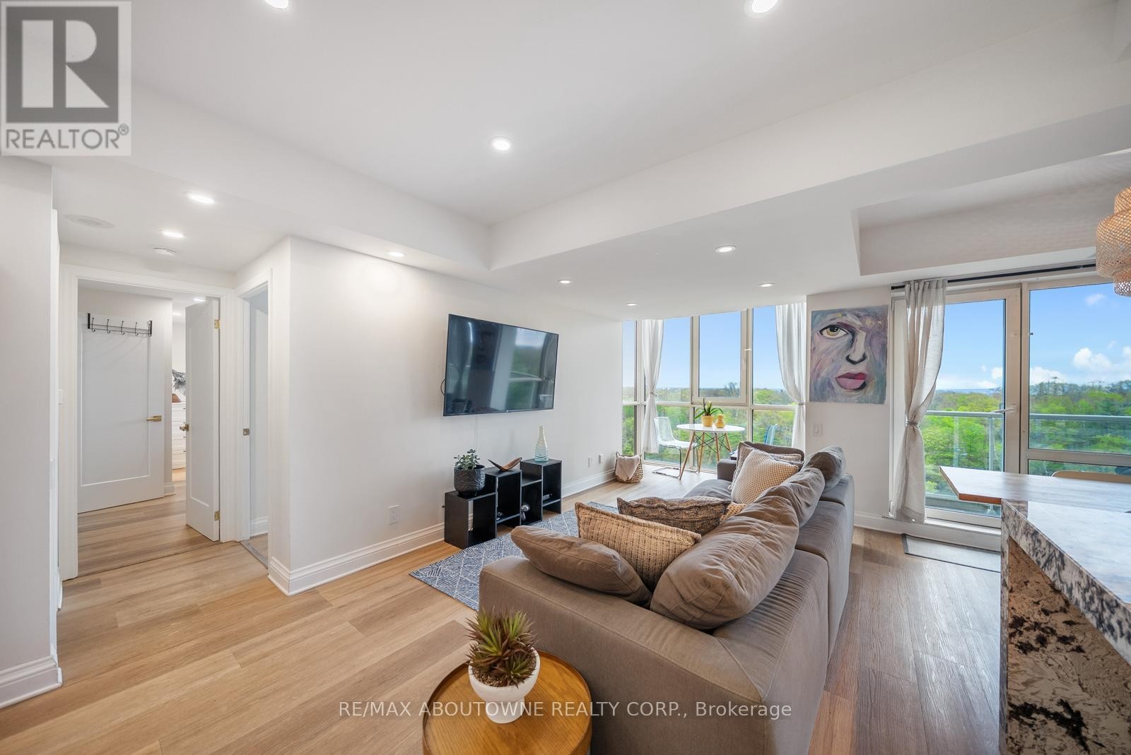 












703 - 50 OLD MILL ROAD

,
Oakville (OO Old Oakville),




Ontario
L6J7W1

