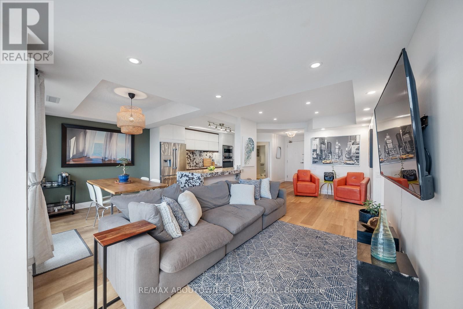 












703 - 50 OLD MILL ROAD

,
Oakville (OO Old Oakville),




Ontario
L6J7W1

