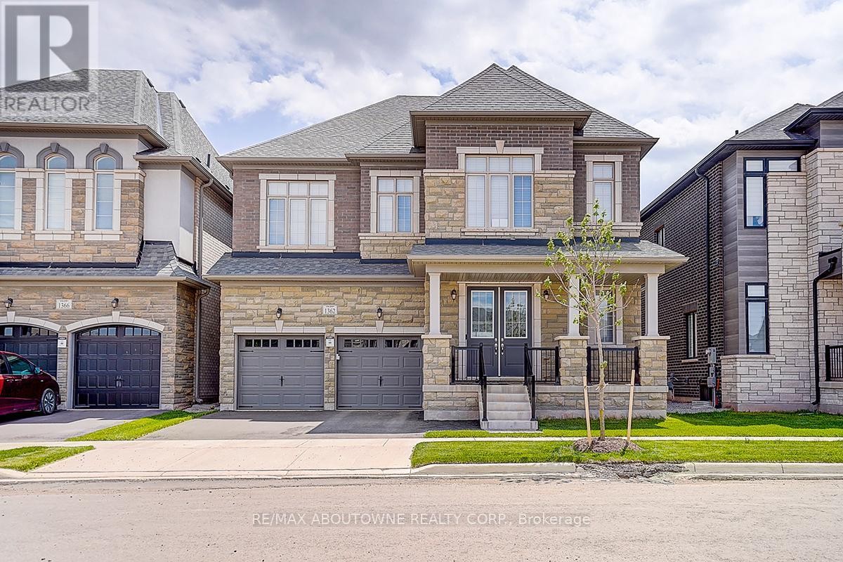 












1362 LYNX GARDENS

,
Oakville (JM Joshua Meadows),




Ontario
L6H8A1

