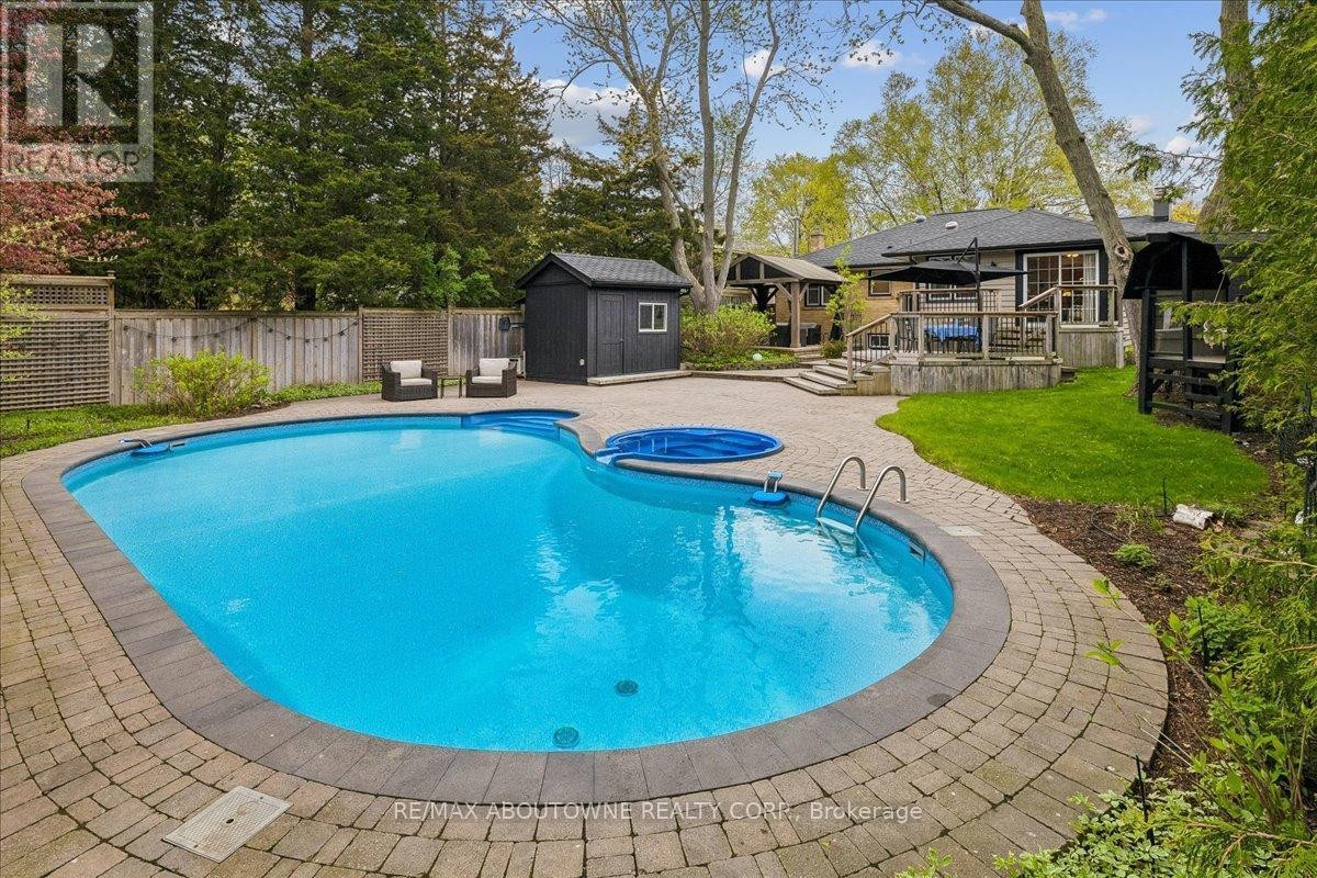 












316 RIVER SIDE DRIVE

,
Oakville (CO Central),




Ontario
L6K3N4

