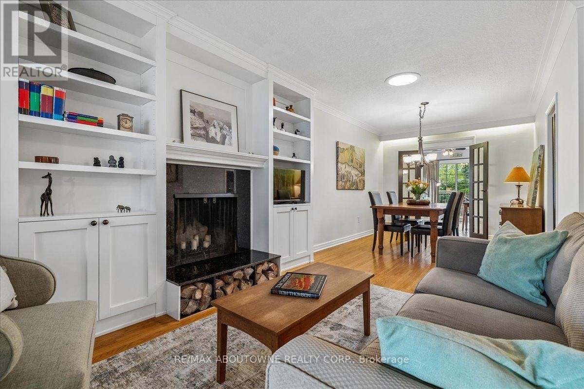 












316 RIVER SIDE DRIVE

,
Oakville (CO Central),




Ontario
L6K3N4

