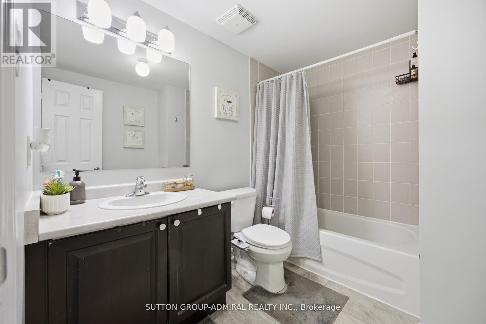 












56 - 180 HOWDEN BOULEVARD

,
Brampton (Westgate),




Ontario
L6S0E6


