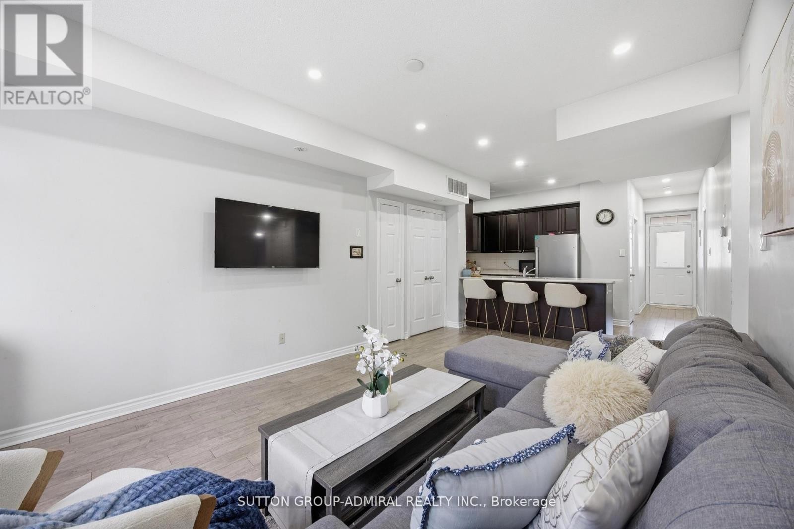












56 - 180 HOWDEN BOULEVARD

,
Brampton (Westgate),




Ontario
L6S0E6

