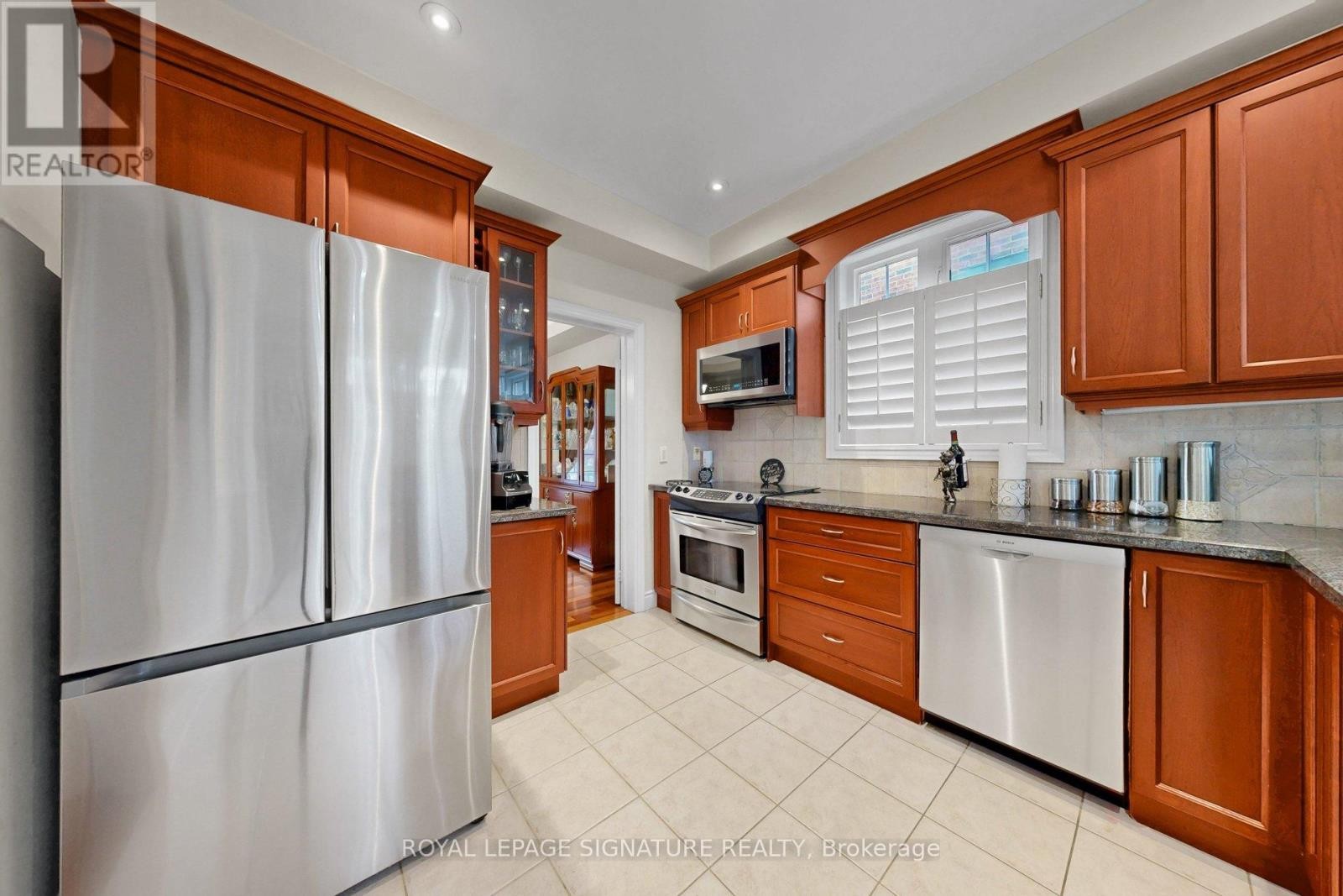 












1590 HALLSTONE ROAD

,
Brampton (Bram West),




Ontario
L6Y5K8

