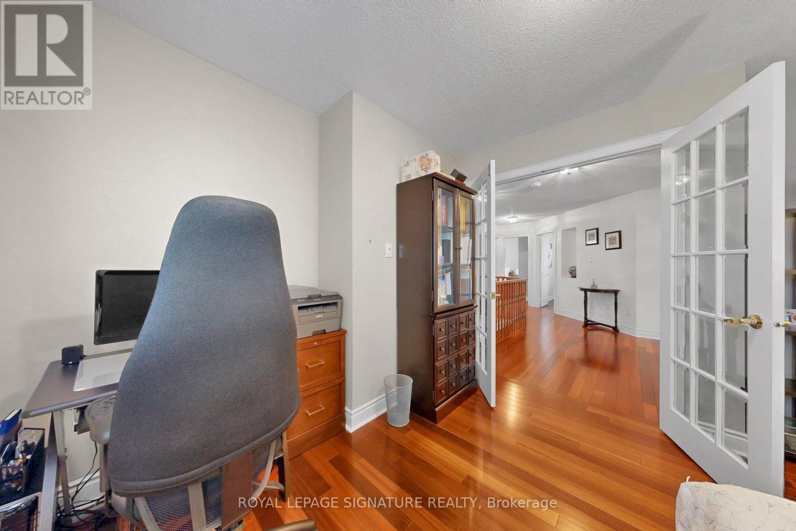 












1590 HALLSTONE ROAD

,
Brampton (Bram West),




Ontario
L6Y5K8

