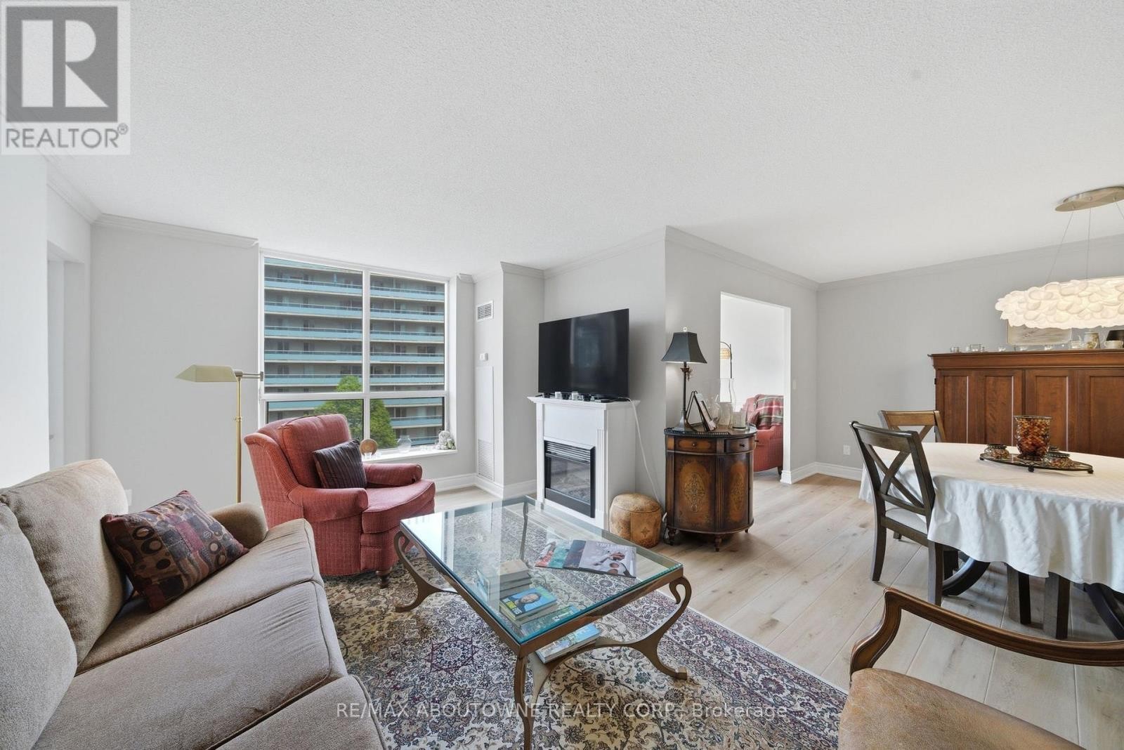 












606 - 442 MAPLE AVE. AVENUE

,
Burlington (Brant),




Ontario
L7S2L7

