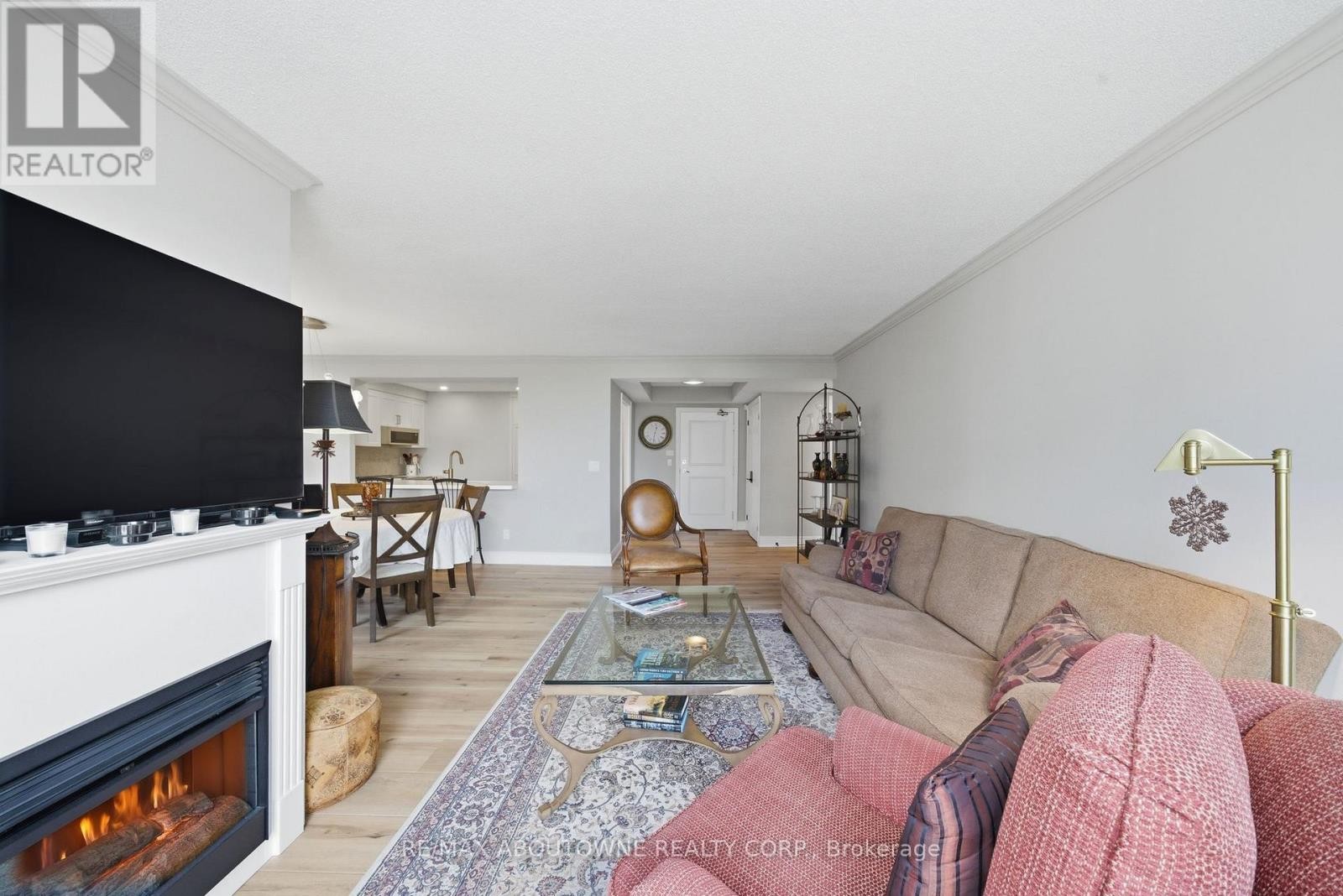 












606 - 442 MAPLE AVE. AVENUE

,
Burlington (Brant),




Ontario
L7S2L7

