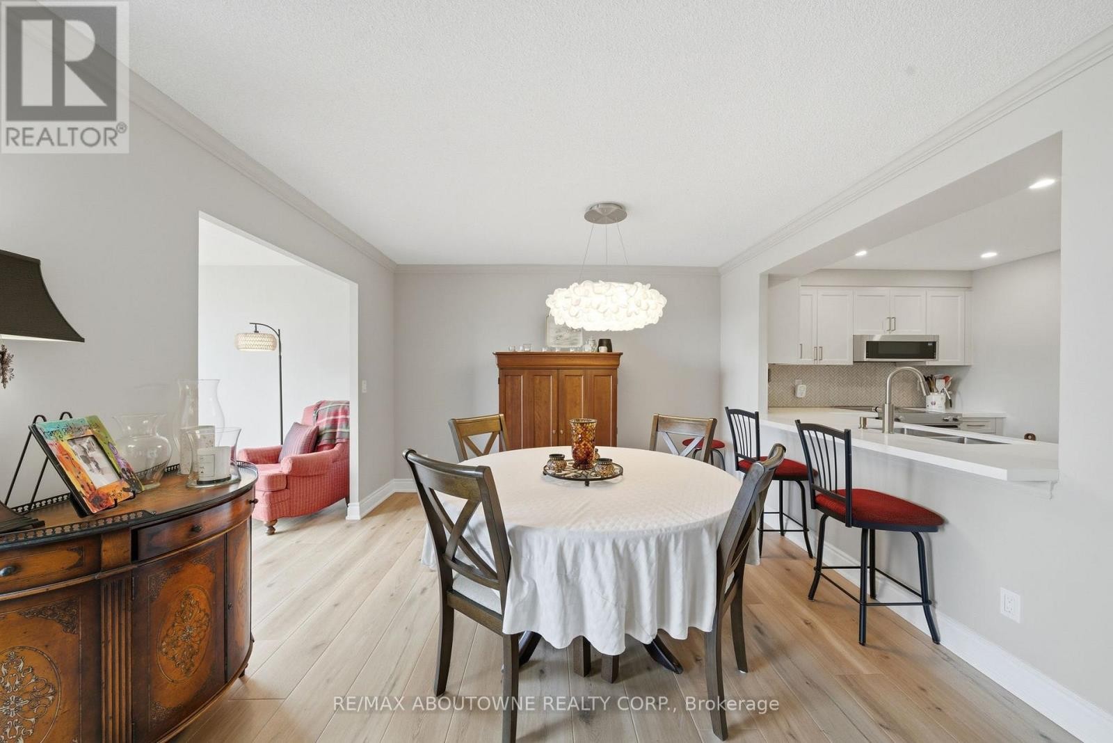 












606 - 442 MAPLE AVE. AVENUE

,
Burlington (Brant),




Ontario
L7S2L7

